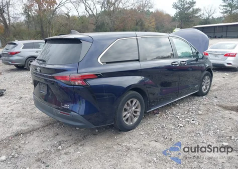 2021 Toyota Sienna Xle z USA, uszkodzony, nr VIN 5TDYRKEC5MS003826